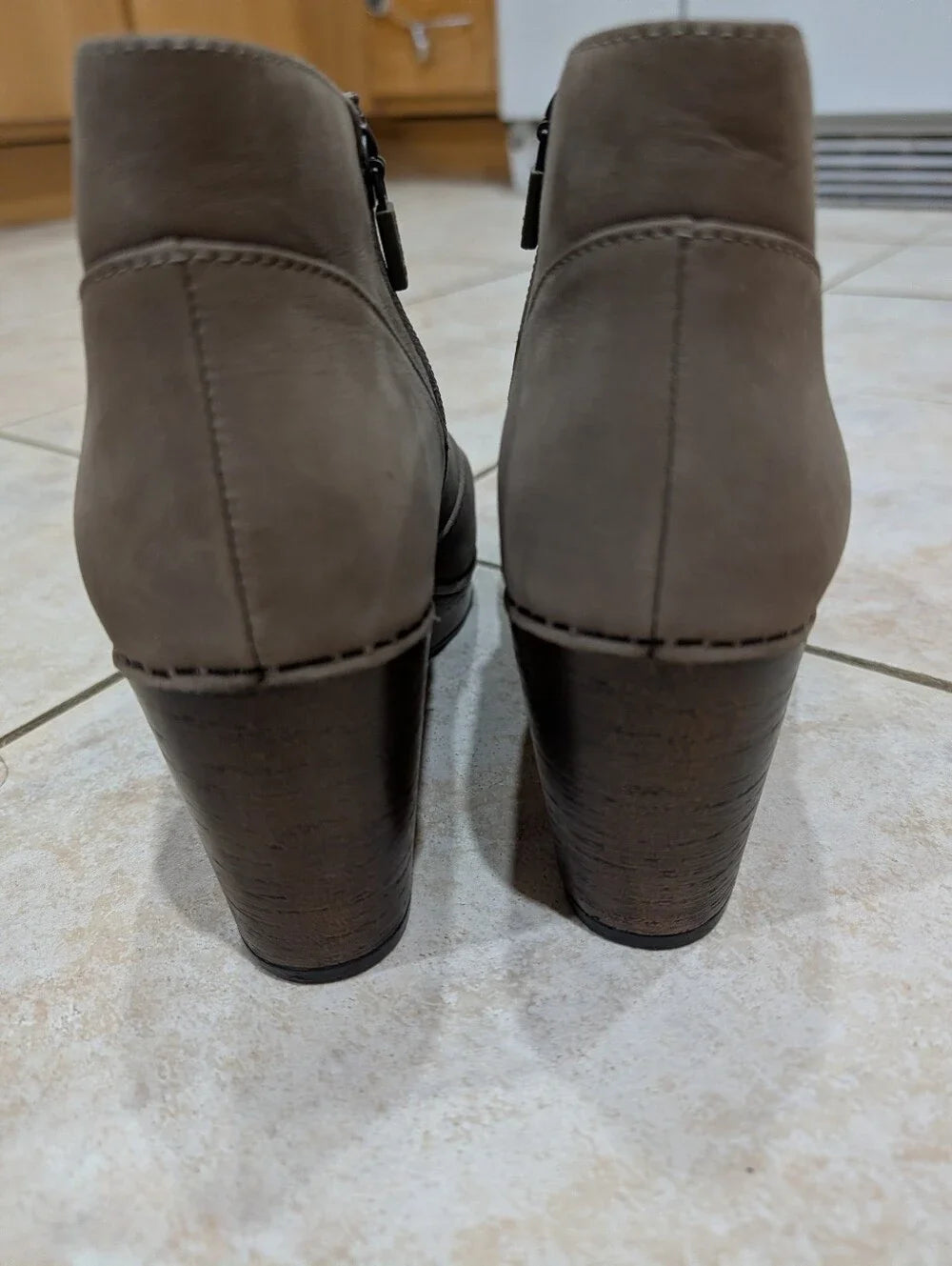 Tan Leather Open-Toe Ankle Booties 38